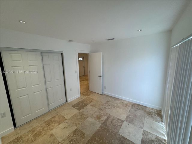 2724 NE 15th St 4, Fort Lauderdale, FL 33304