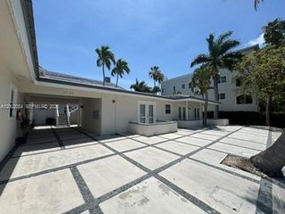 2724 NE 15th St 4, Fort Lauderdale, FL 33304