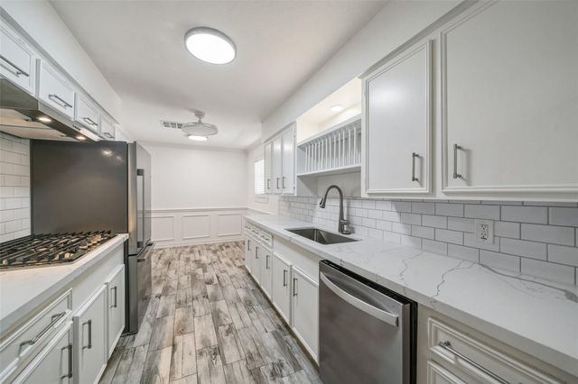 2006 Chilton Drive, Baytown, TX 77520