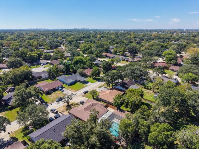 2006 Chilton Drive, Baytown, TX 77520