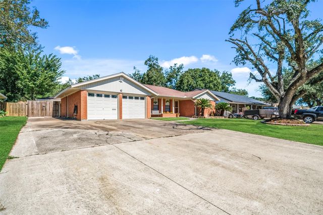 2006 Chilton Drive, Baytown, TX 77520