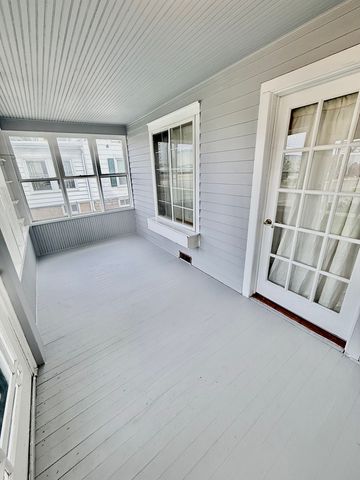 1132 E LOCUST Street, Dekalb, IL 60115