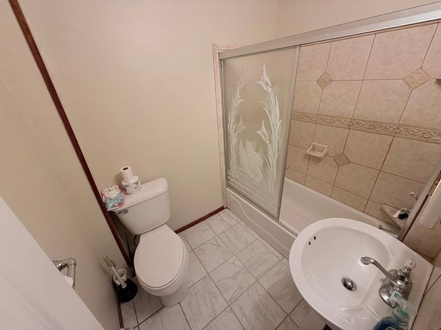 1132 E LOCUST Street, Dekalb, IL 60115