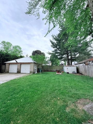 1132 E LOCUST Street, Dekalb, IL 60115