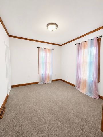 1132 E LOCUST Street, Dekalb, IL 60115