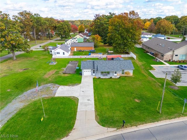 159 N Canfield Niles Road, Youngstown, OH 44515