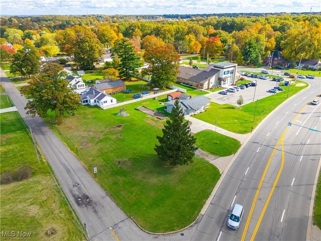 159 N Canfield Niles Road, Youngstown, OH 44515