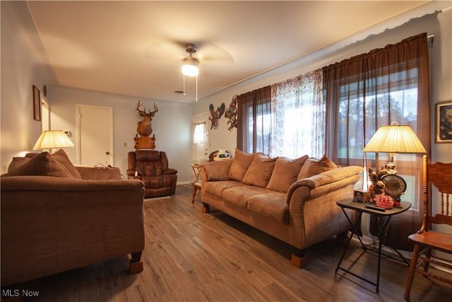 159 N Canfield Niles Road, Youngstown, OH 44515