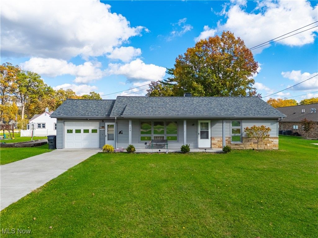 159 N Canfield Niles Road, Youngstown, OH 44515