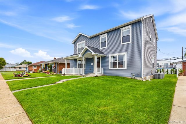 105 Wadsworth Avenue, Levittown, NY 11756