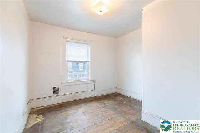 2420 Sycamore Street, Wilson Boro, PA 18042