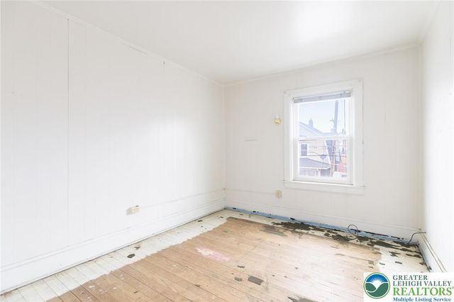 2420 Sycamore Street, Wilson Boro, PA 18042