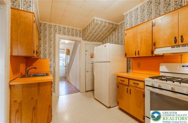 2420 Sycamore Street, Wilson Boro, PA 18042