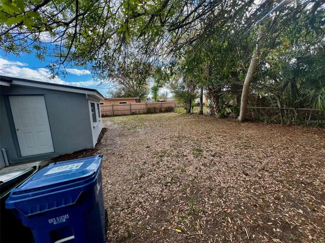 3215 BUNCHE STREET, Sarasota, FL 34234