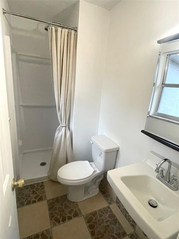 3215 BUNCHE STREET, Sarasota, FL 34234