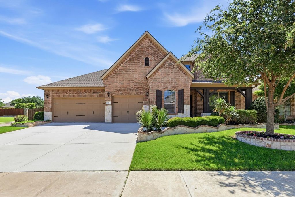 15324 Duck Creek Court, Fort Worth, TX 76262