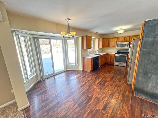 47546 Belmont Drive, Belleville, MI 48111