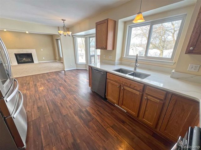 47546 Belmont Drive, Belleville, MI 48111