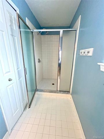 47546 Belmont Drive, Belleville, MI 48111