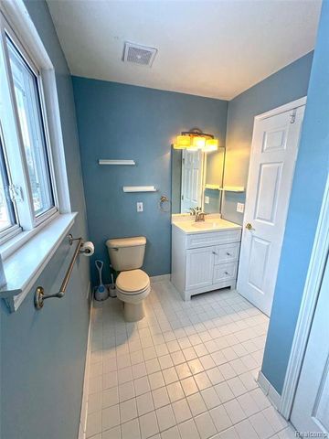 47546 Belmont Drive, Belleville, MI 48111