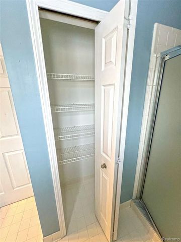 47546 Belmont Drive, Belleville, MI 48111