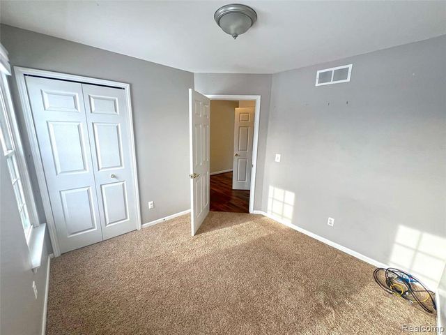 47546 Belmont Drive, Belleville, MI 48111