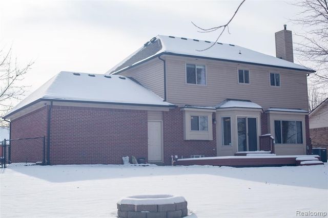 47546 Belmont Drive, Belleville, MI 48111