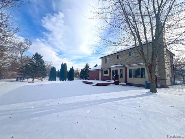 47546 Belmont Drive, Belleville, MI 48111