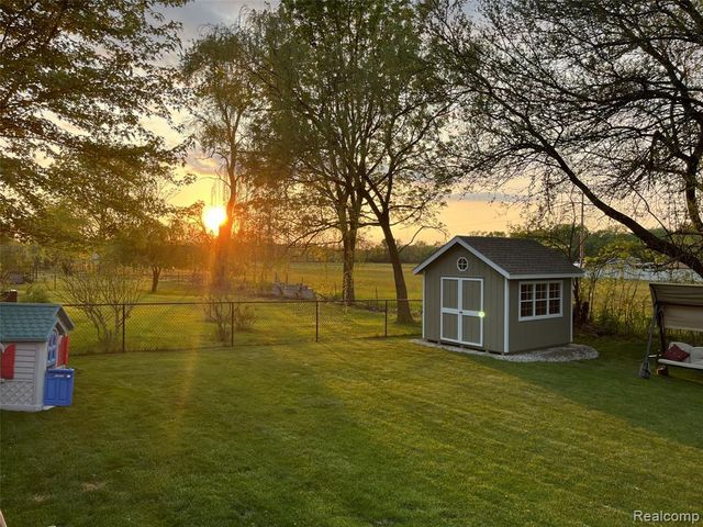 47546 Belmont Drive, Belleville, MI 48111