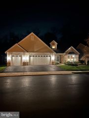 1021 NORTHGATE DR, Lebanon, PA 17042