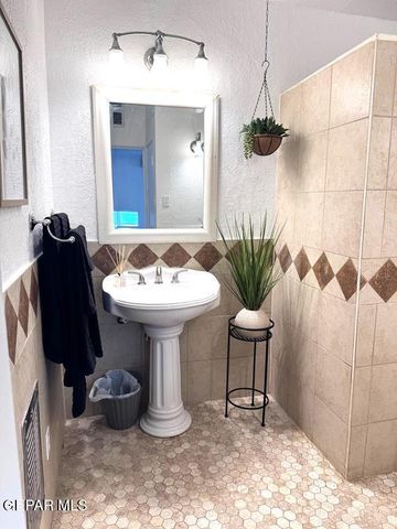 837 TURNEY Drive, El Paso, TX 79902