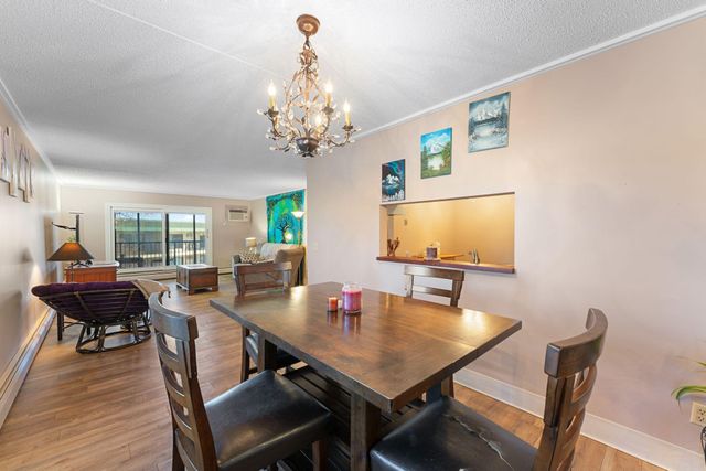 10521 Cedar Lake Road 501, Minnetonka, MN 55305