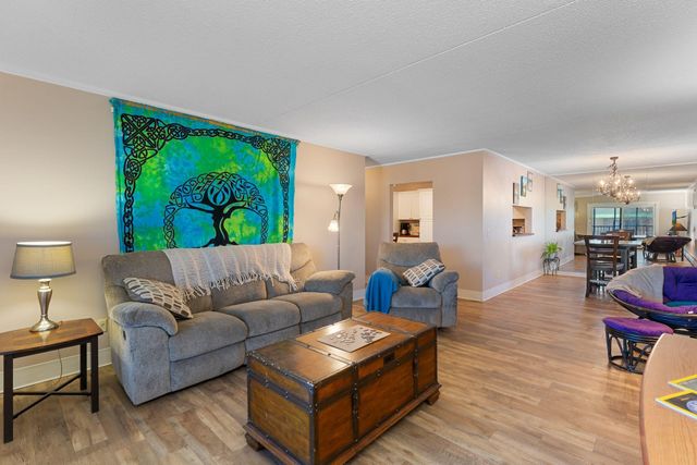 10521 Cedar Lake Road 501, Minnetonka, MN 55305