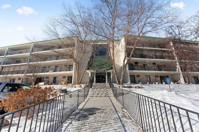 10521 Cedar Lake Road 501, Minnetonka, MN 55305