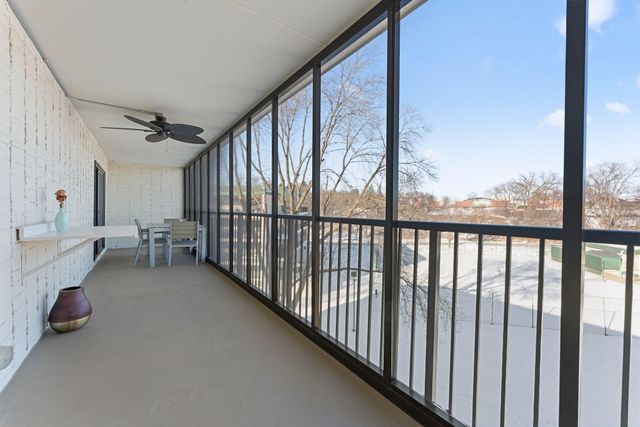 10521 Cedar Lake Road 501, Minnetonka, MN 55305