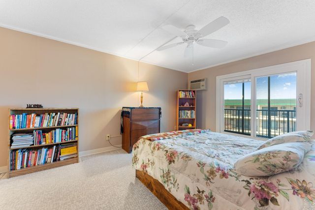 10521 Cedar Lake Road 501, Minnetonka, MN 55305