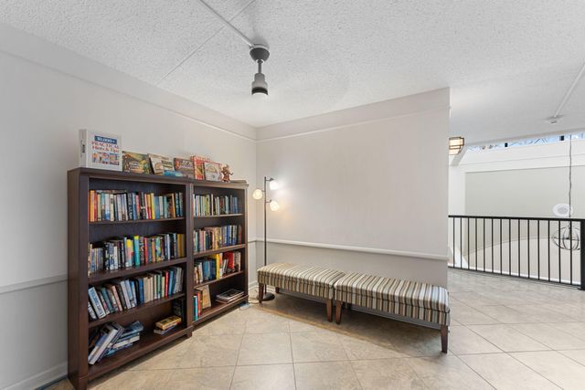 10521 Cedar Lake Road 501, Minnetonka, MN 55305