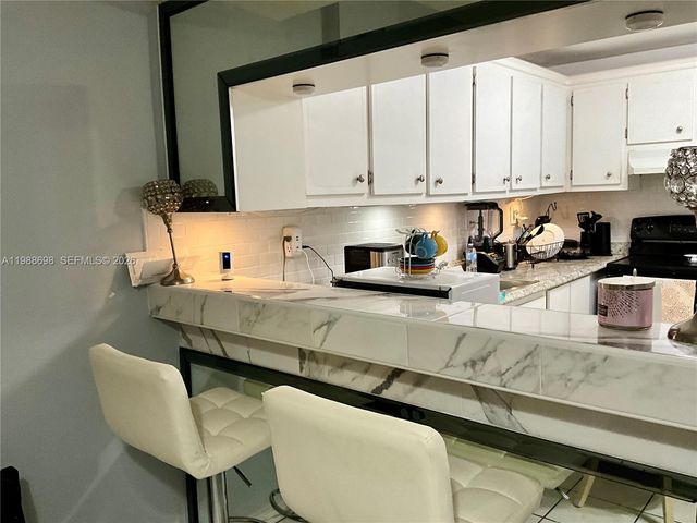 1910 W 56th St 3226, Hialeah, FL 33012