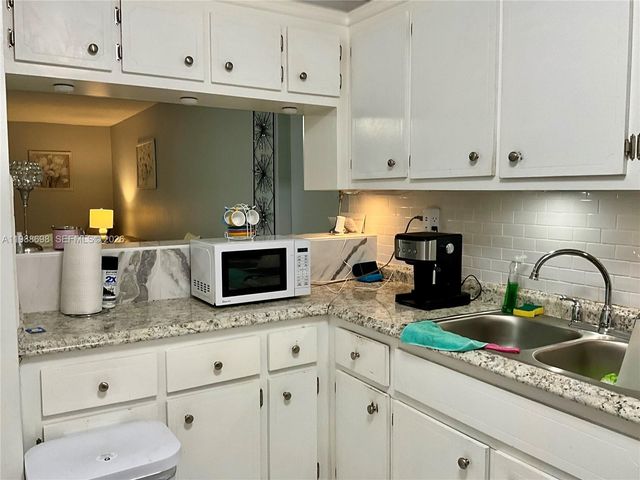 1910 W 56th St 3226, Hialeah, FL 33012