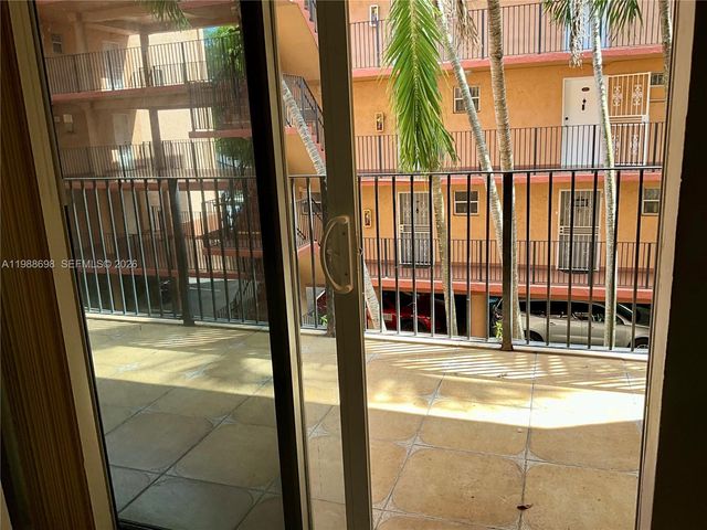 1910 W 56th St 3226, Hialeah, FL 33012