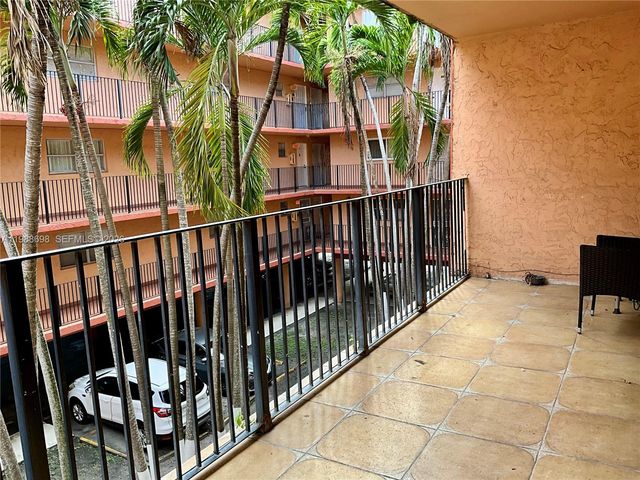 1910 W 56th St 3226, Hialeah, FL 33012