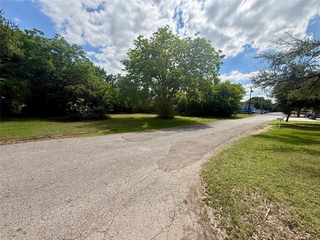 1507 S Washington Street, Kaufman, TX 75142