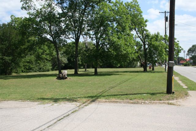 1507 S Washington Street, Kaufman, TX 75142