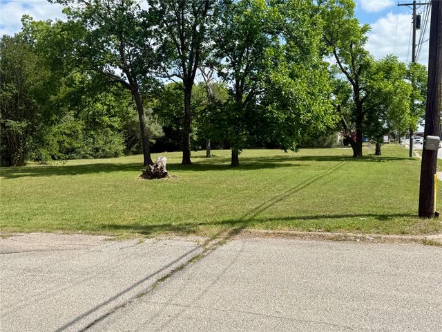 1507 S Washington Street, Kaufman, TX 75142