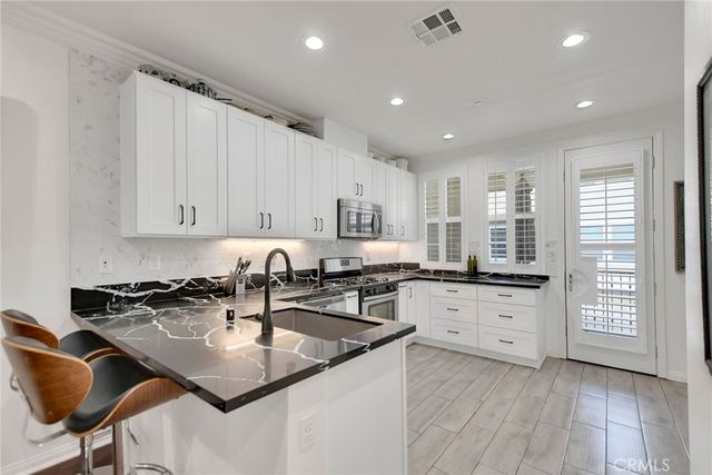 908 N Botanica Lane B, Azusa, CA 91702