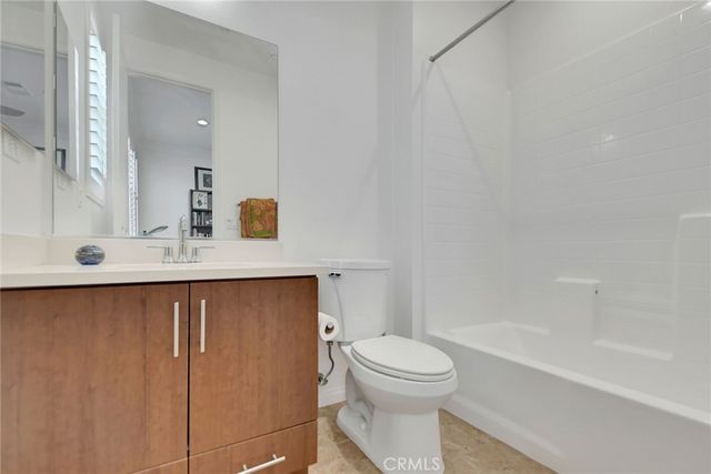 908 N Botanica Lane B, Azusa, CA 91702
