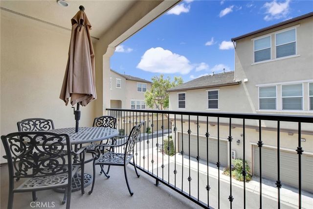 908 N Botanica Lane B, Azusa, CA 91702