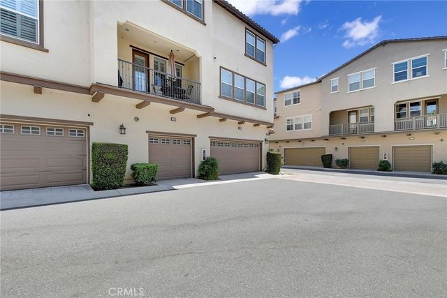 908 N Botanica Lane B, Azusa, CA 91702