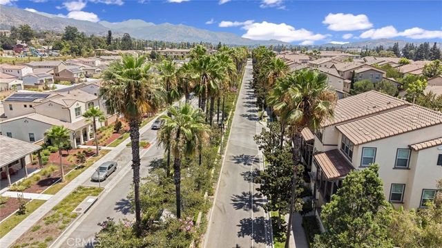 908 N Botanica Lane B, Azusa, CA 91702