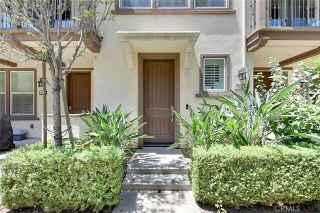 908 N Botanica Lane B, Azusa, CA 91702